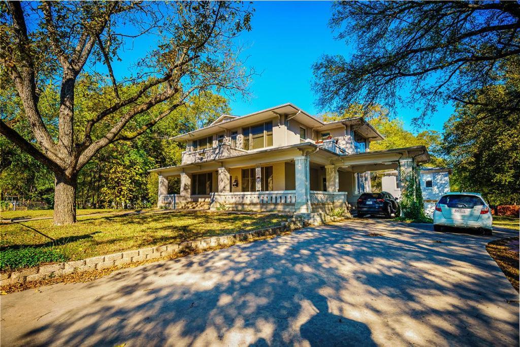 热萨尔弗斯普林斯Historic Mitchell House住宿加早餐旅馆 外观 照片