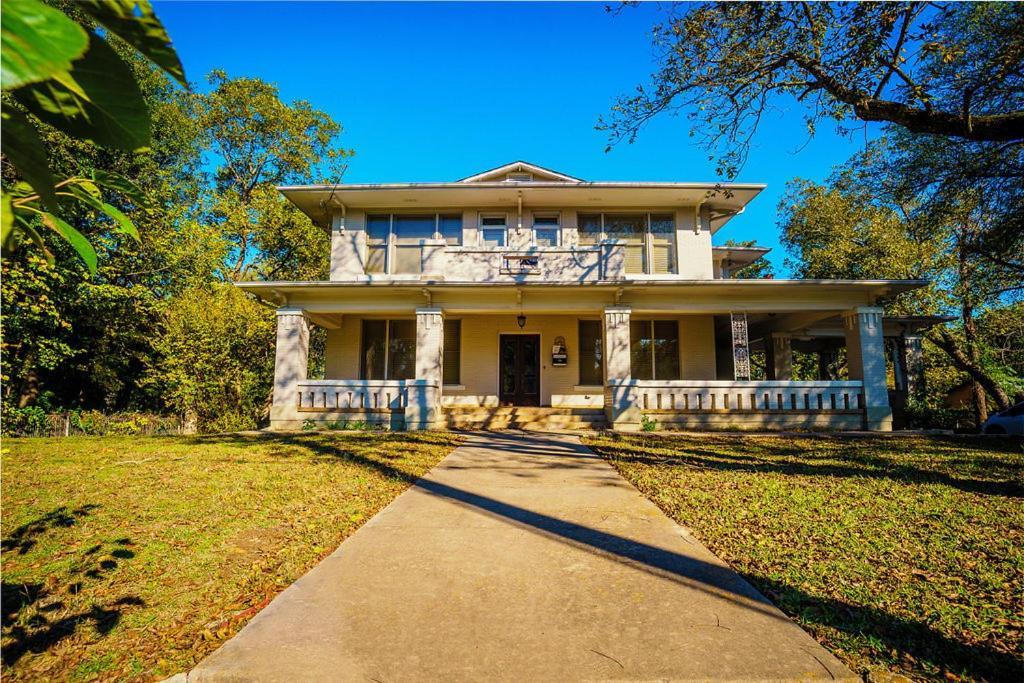 热萨尔弗斯普林斯Historic Mitchell House住宿加早餐旅馆 外观 照片