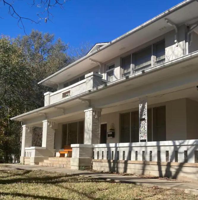 热萨尔弗斯普林斯Historic Mitchell House住宿加早餐旅馆 外观 照片